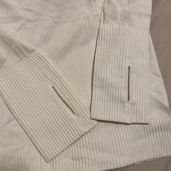 Lululemon long sleeve - Picture 4 of 5